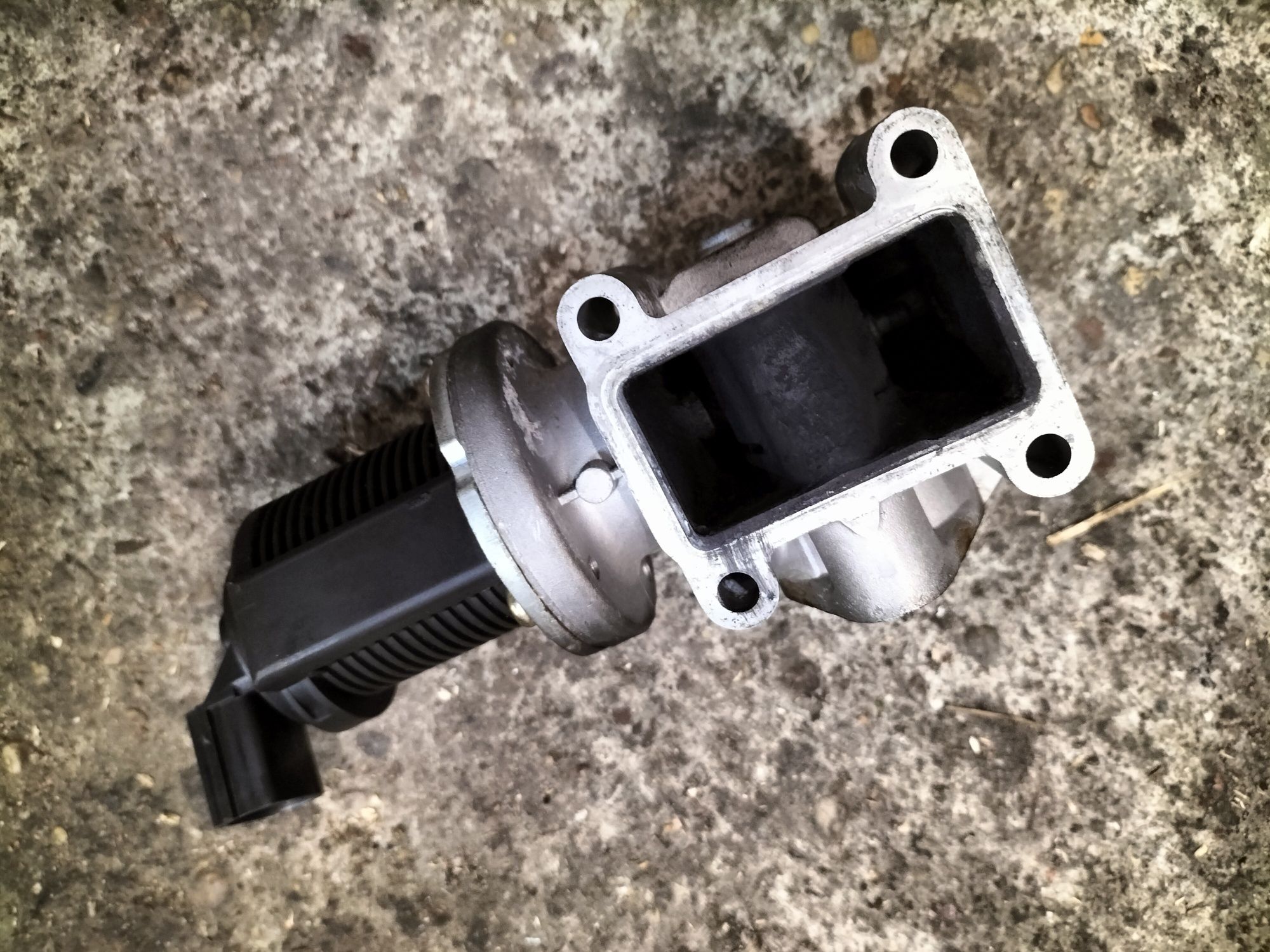 Zawór EGR Vectra c signum lift 1.9 150km