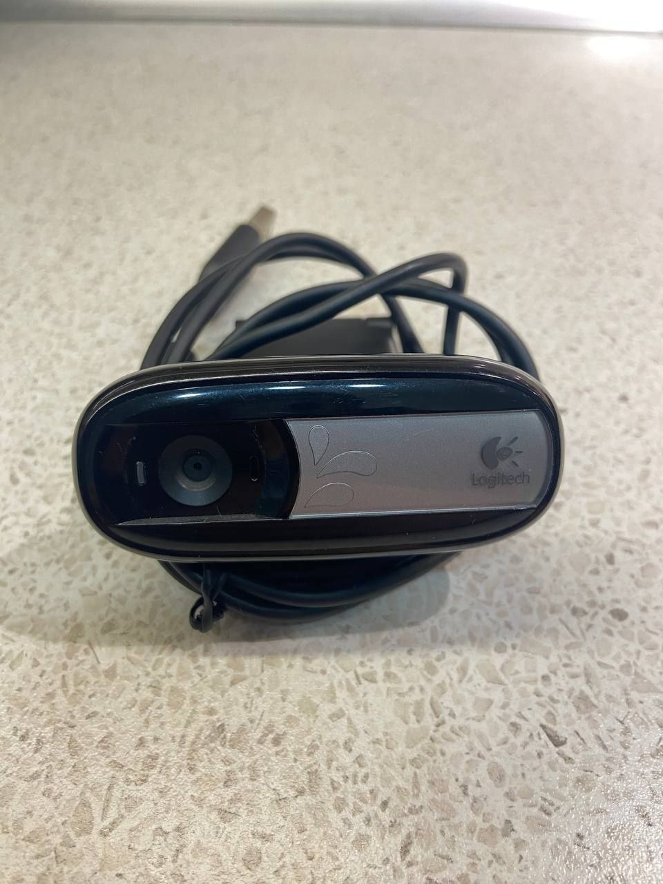 Ноутбук HP550 c веб-камерой Logitech Webcam C170 и сумкой для ноутбука