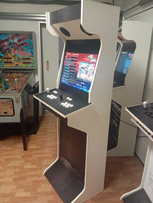 Maquina Arcade Black & White