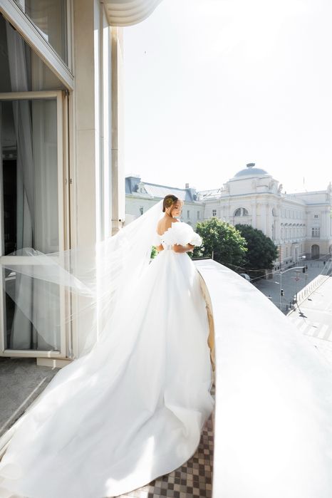 Продам весільну сукню