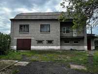 Продам  два будинки в одному дворі