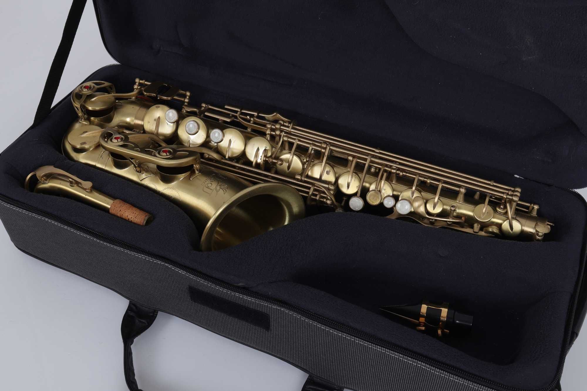 Saxofone Alto com estojo