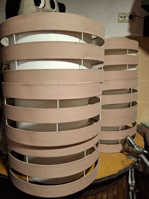 Candeeiros de teto em bom estado