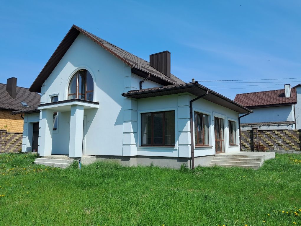 Продам будинок з внутрішніми роботами!