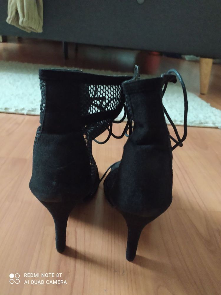 продам туфлі для heels