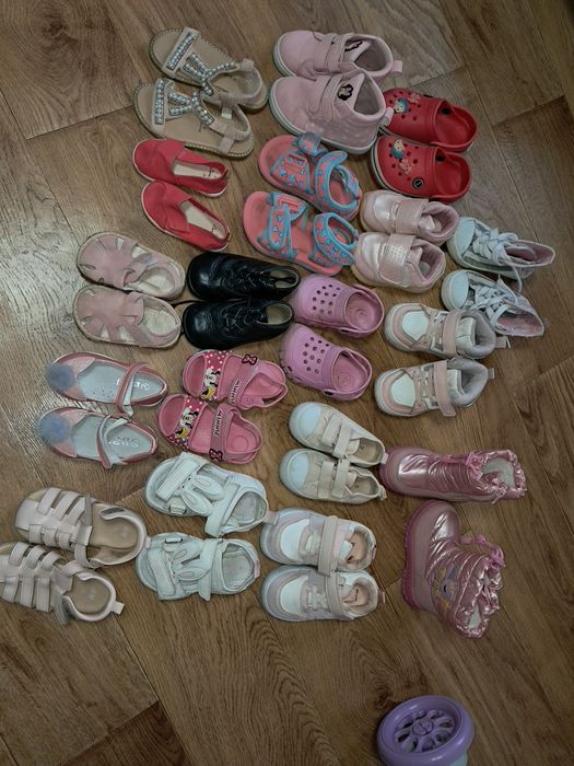 Взуття на всі  пори року