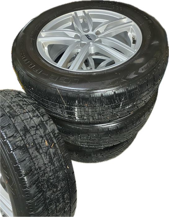 4 szt zimowe opon 225/65 R-17 w bardzo dobrym stanie