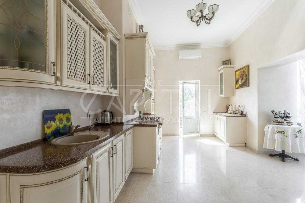 Продаж котеджу 610м2, Лісники, КМ Зелений Гай, 18 соток