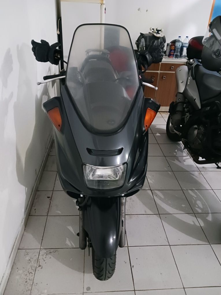Vendo Yamaha majesty 250 97.