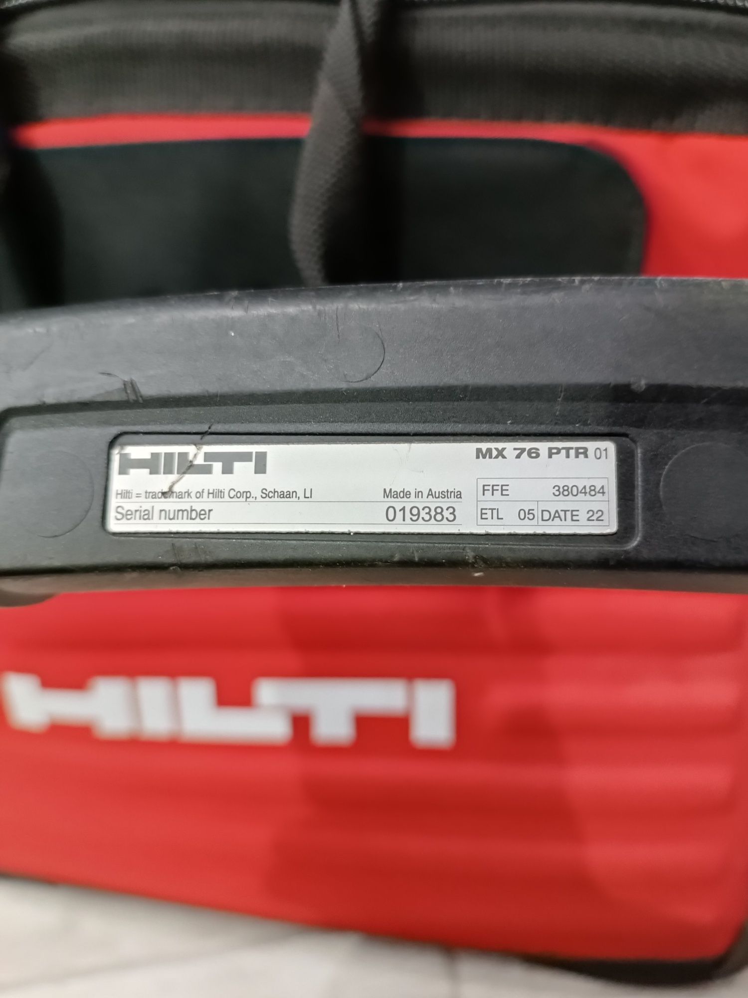 Hilti DX 76 PTR  монтажний пороховий дюбельний пістолет Хілті