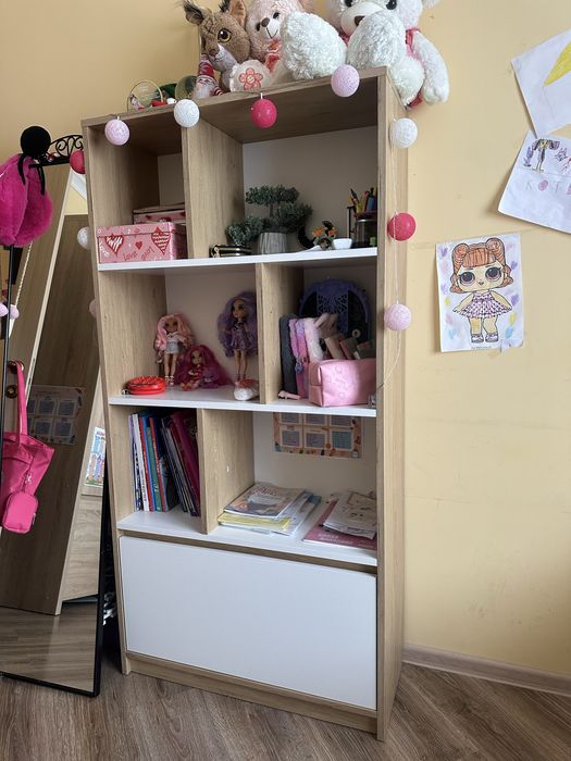 Стелаж в дитячу кімнату