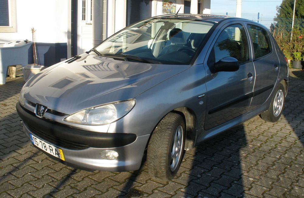 Peugeot 206. Poucos kms. Impecável. Comprove
