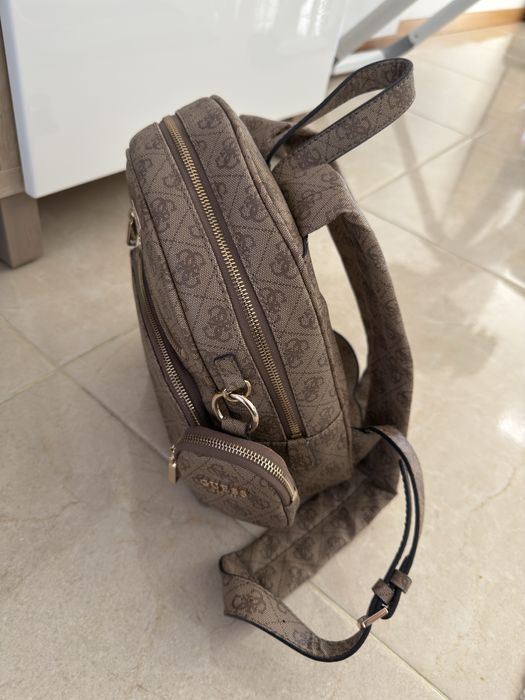 Vendo mochila Guess
