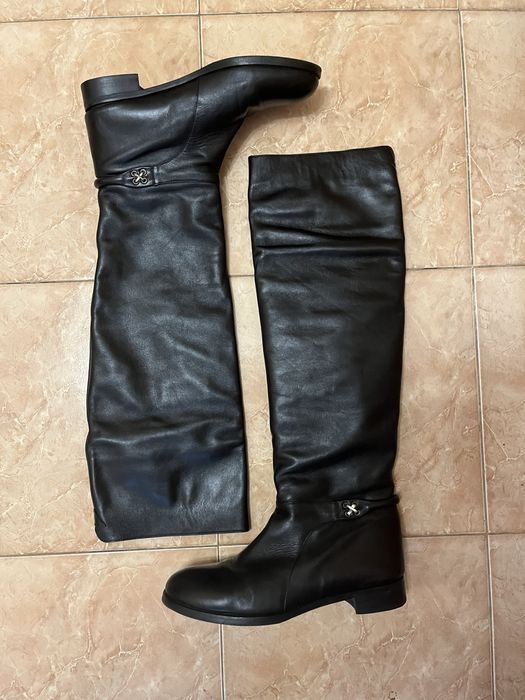 Сапоги жіночі.  .