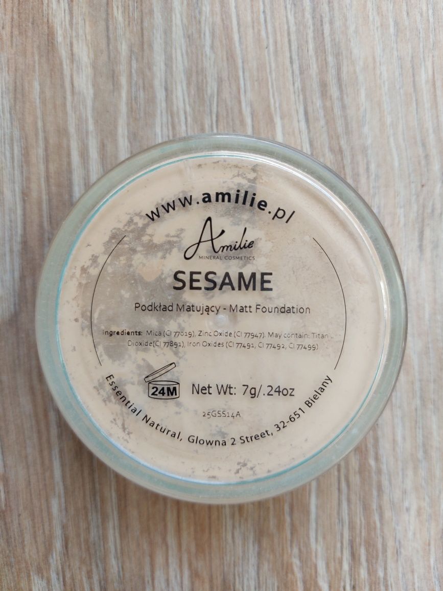 Amilie Cosmetics podkład matujący Sesame