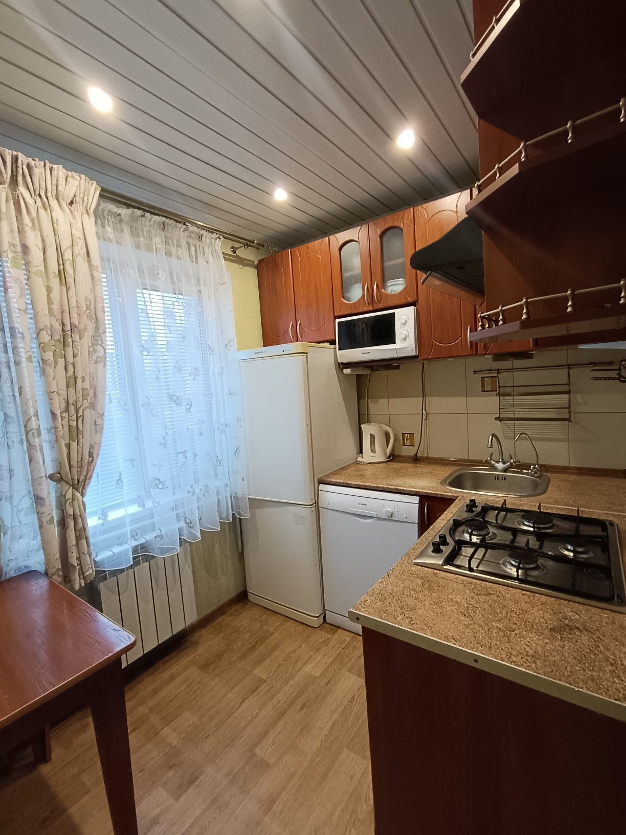 2-х кімнатна квартира в центрі для вашої родини.
