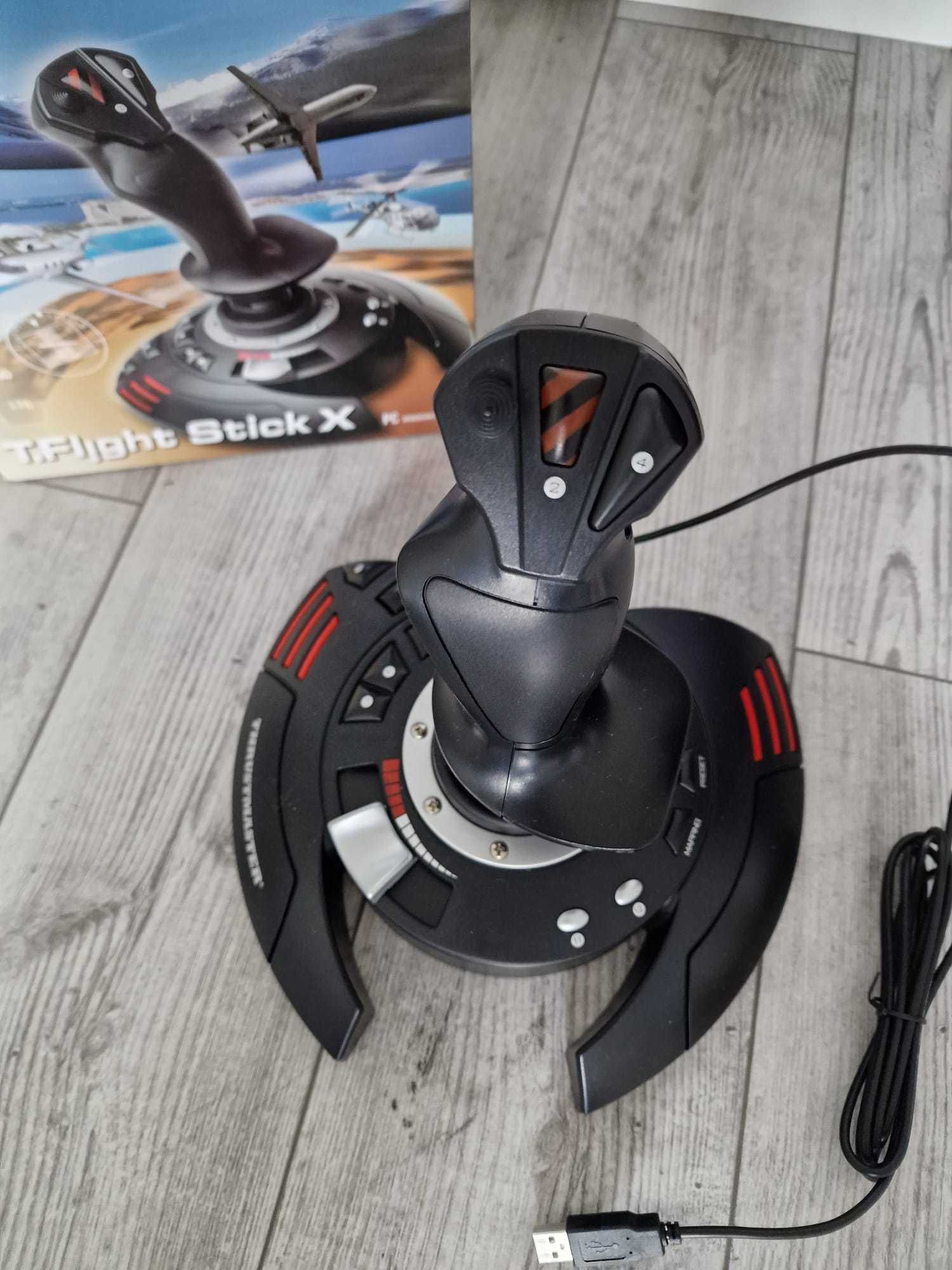 Thrustmaster T.Flight Stick X — joystick z obsługą steru kierunku, pro