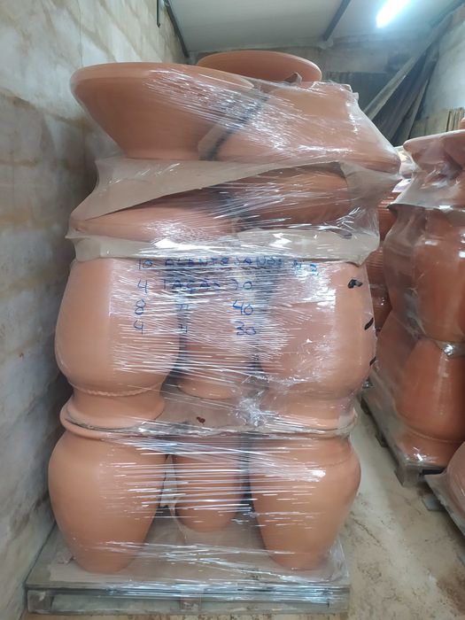 Potes e vasos de barro