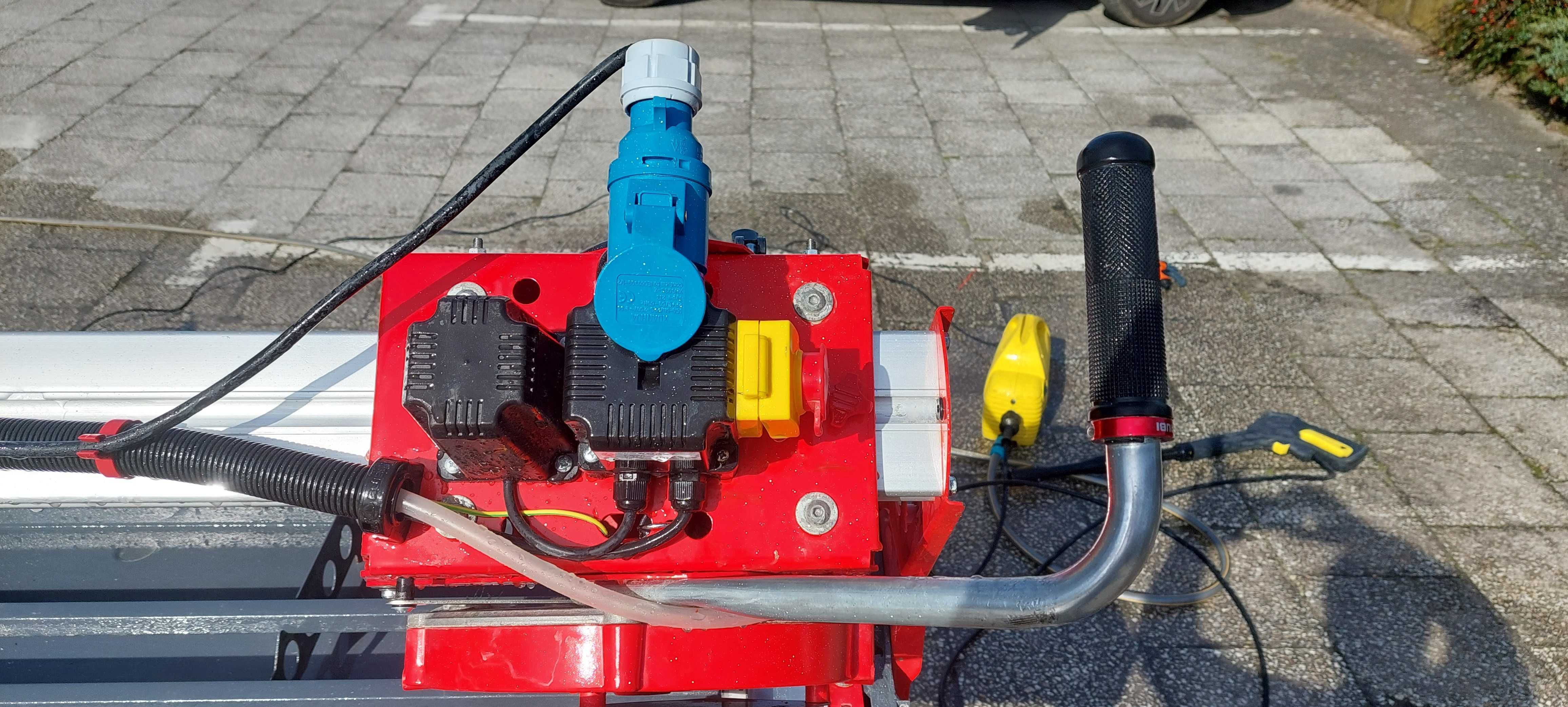 RUBI DC 1200 -250  Przecinarka stołowa elektryczna z chłodzeniem.