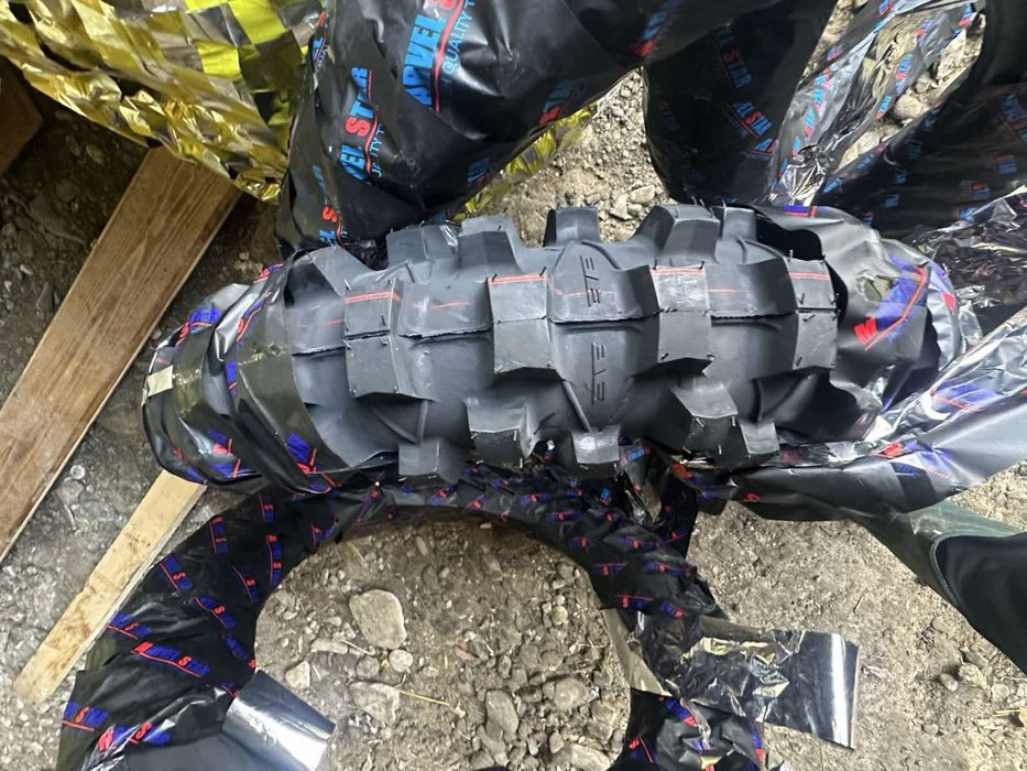 Мото шини колеса