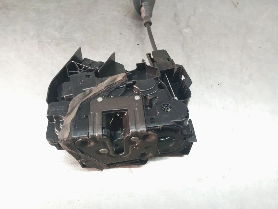 Fechadura / fecho porta trás esquerdo RENAULT Megane IV (B9A/M_)