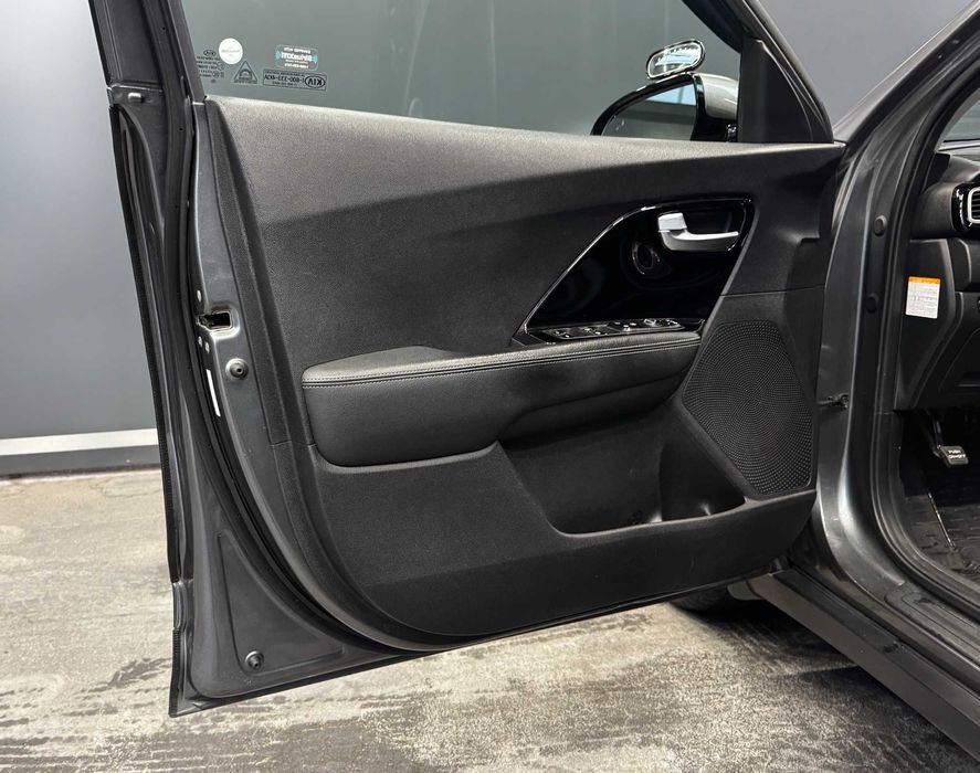 Продам гібридну Kia Niro 2017, 1.6 (HEV)