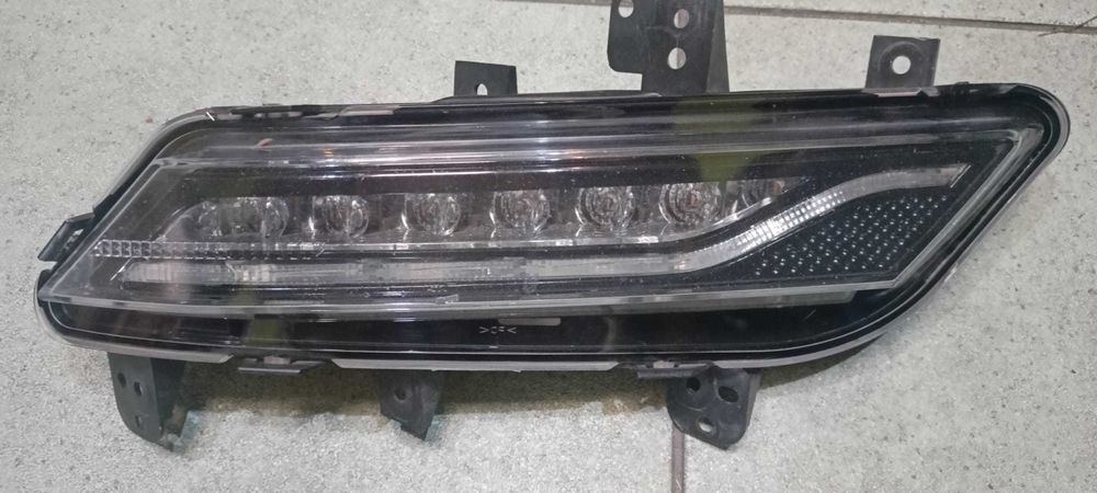 Ford Mondeo Mk5 lampa halogen lewa LED do jazdy dziennej USA