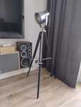 Lampa stojąca trójnóg czarna loft statyw kinowy projektor