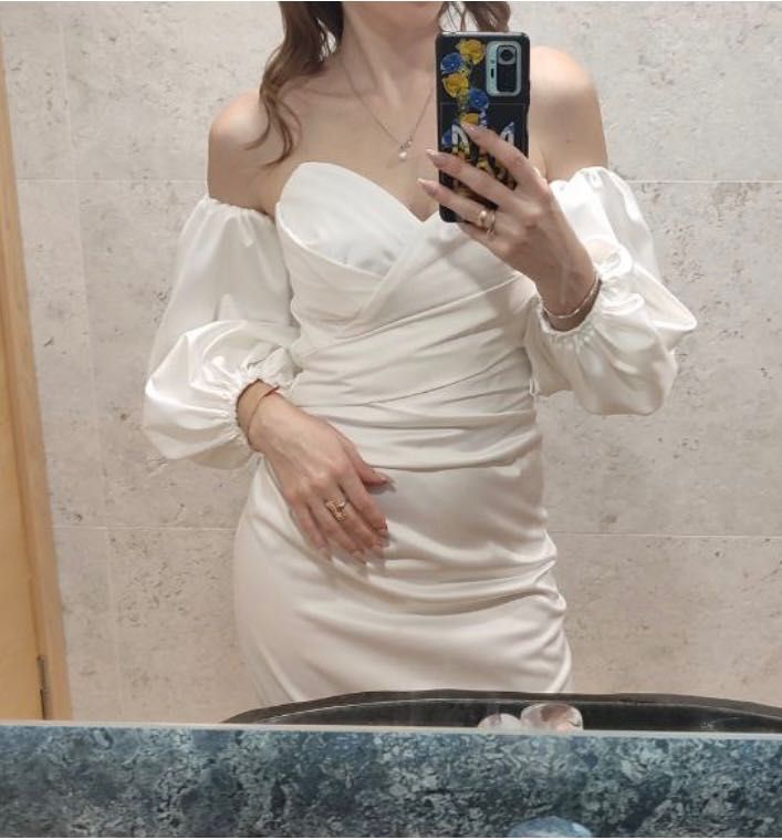 Продам білу корсетну сукню
