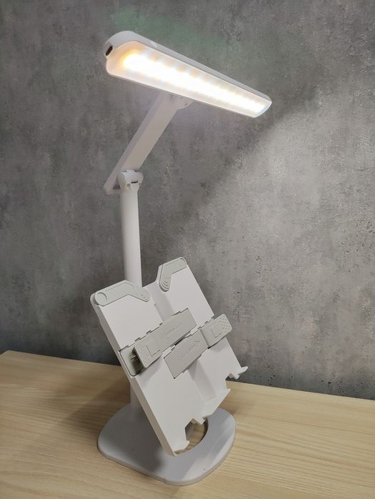 Настільний світильник з акумулятором та підставкою для книг
