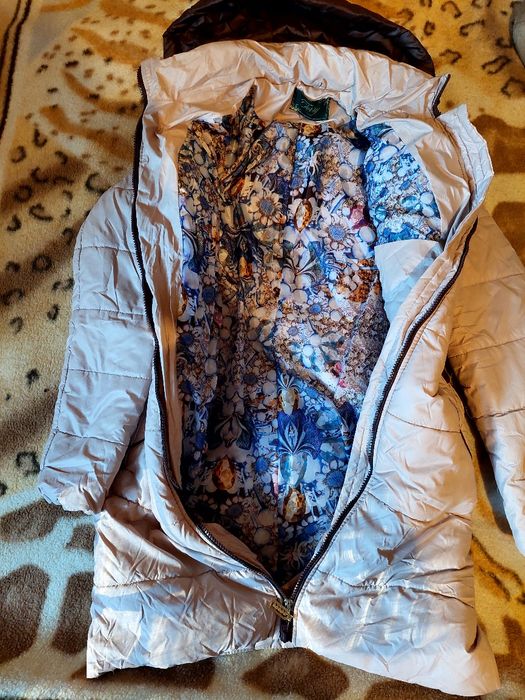 Продам зимнее пальто на девочку