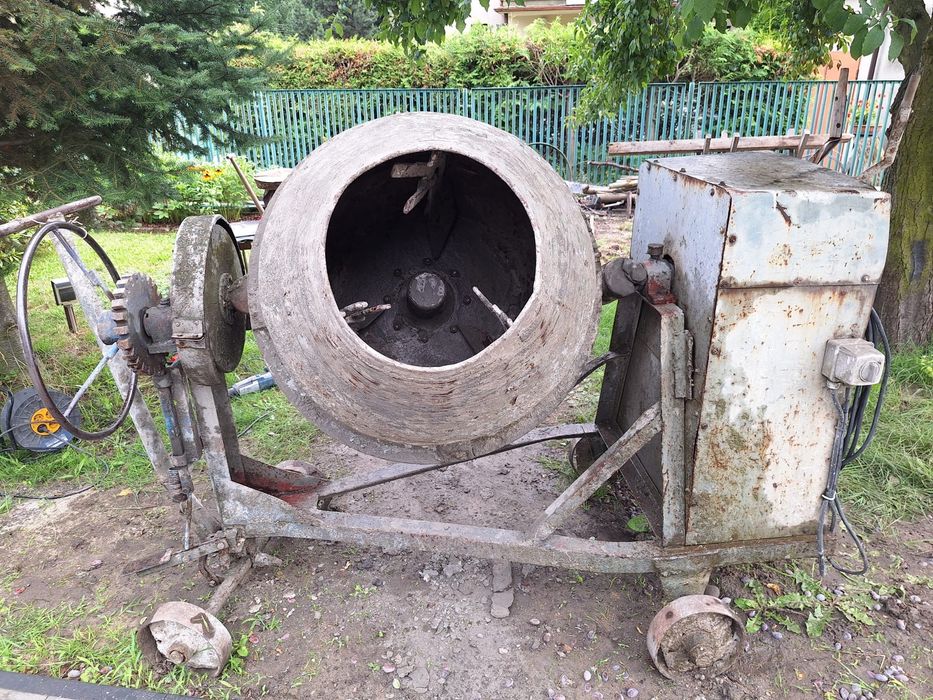 Betoniarka 250 l