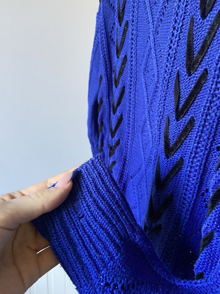 chabrowy sweter z wiązaniami, granatowy sweter oversize