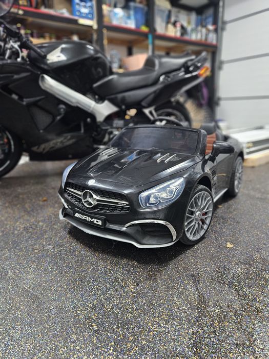 Mercedes autko AMG s62