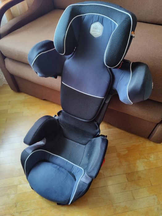 Автокресло 9-36 зі столиком, Kiddy