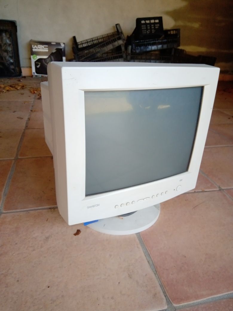 Ecrã de PC antigo