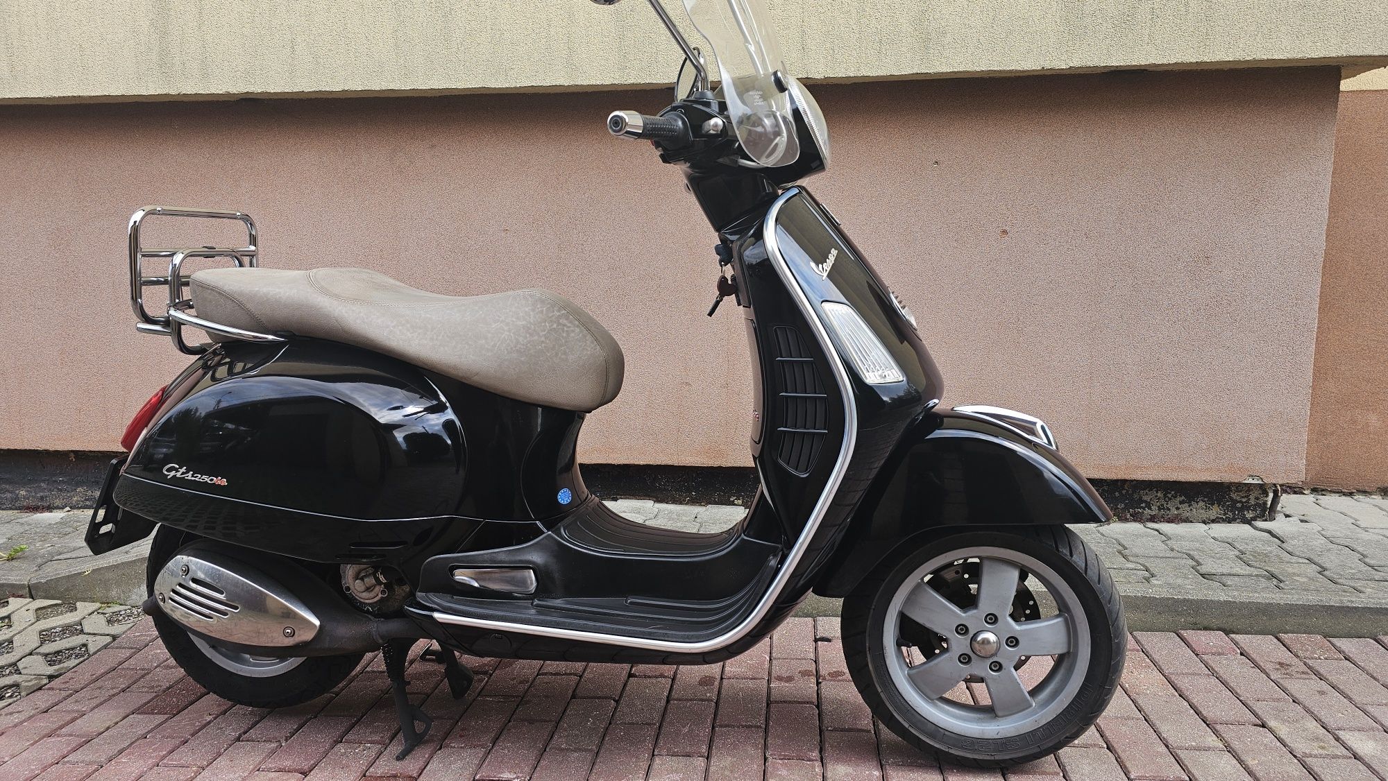 vespa gts 250/125 kat B lub zamienię transport