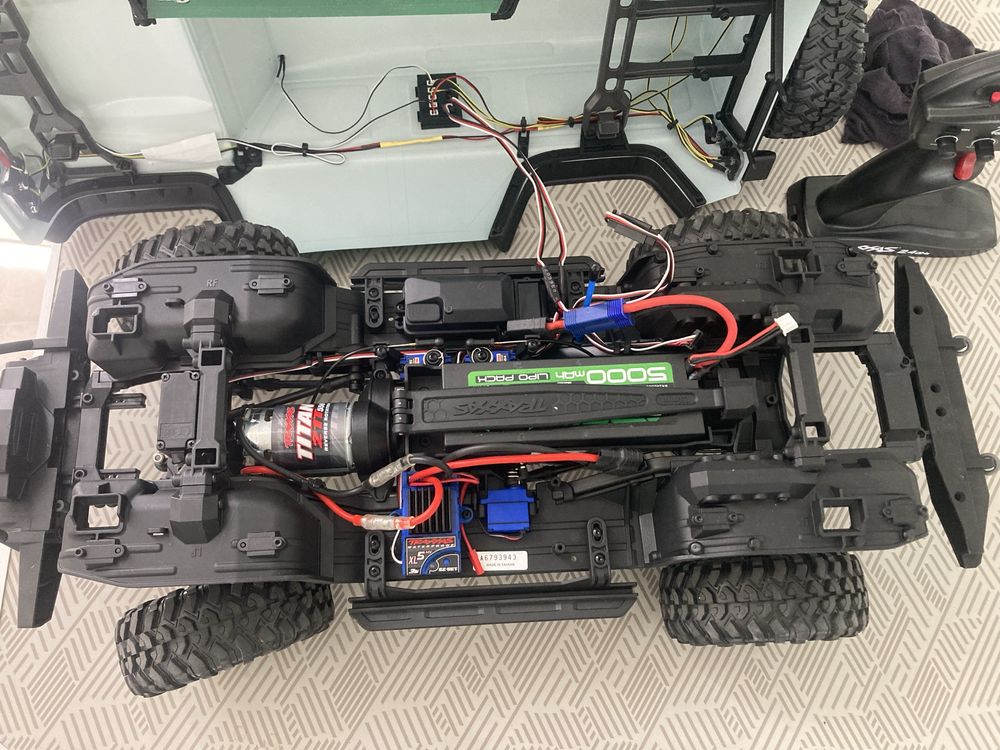 Rc Traxxas TRX-4 Land Rover Defender Clipless 1/10 Crawler gren NOVO