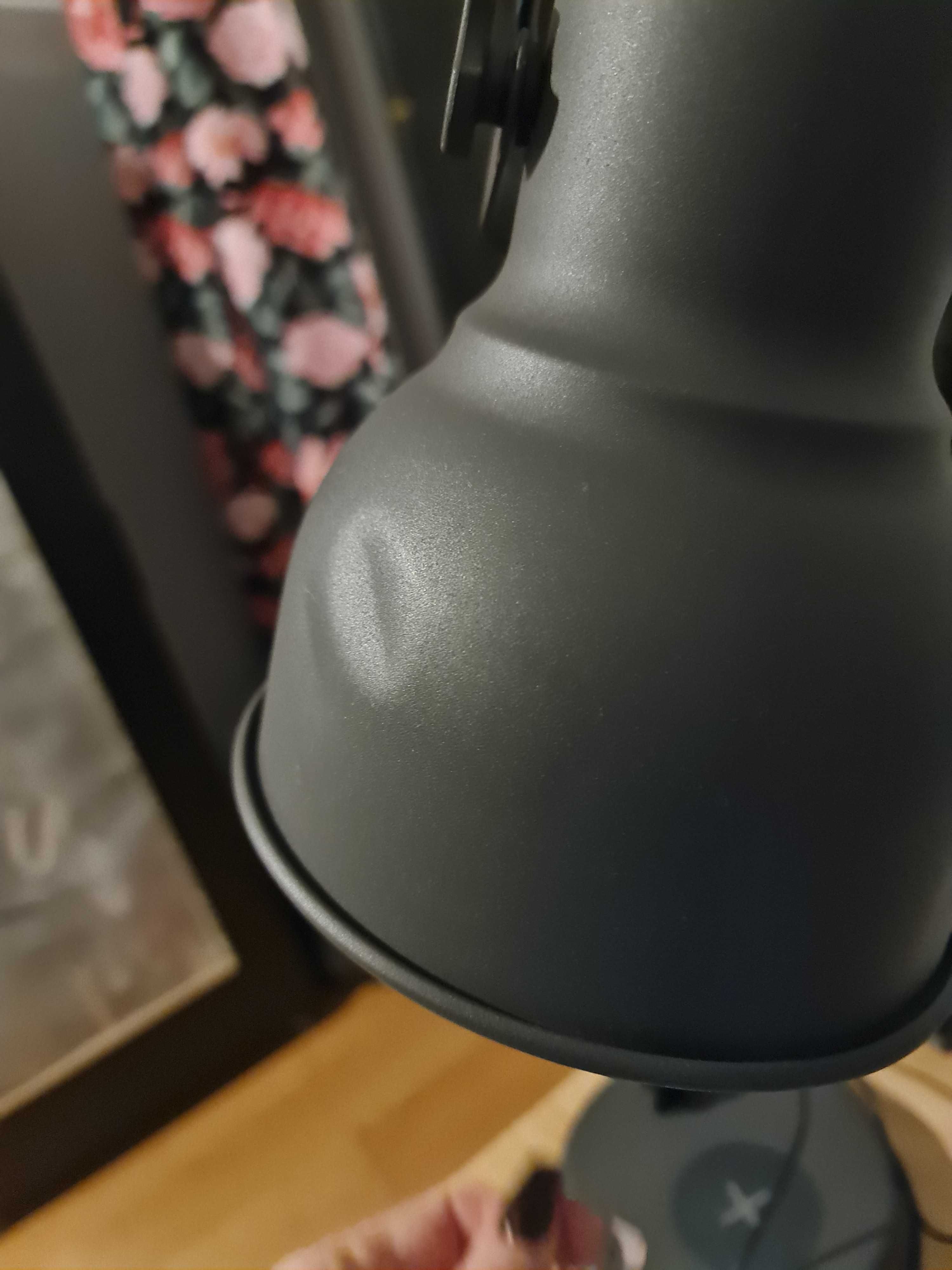 Lampa biurkowa IKEA HEKTAR z ładowarką indukcyjną i USB