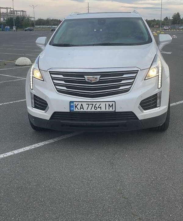 Cadillac XT5 2017 року