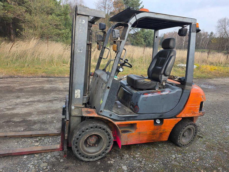 Wózek widłowy samsung 2.5t udźwigu Diesel Sprawny