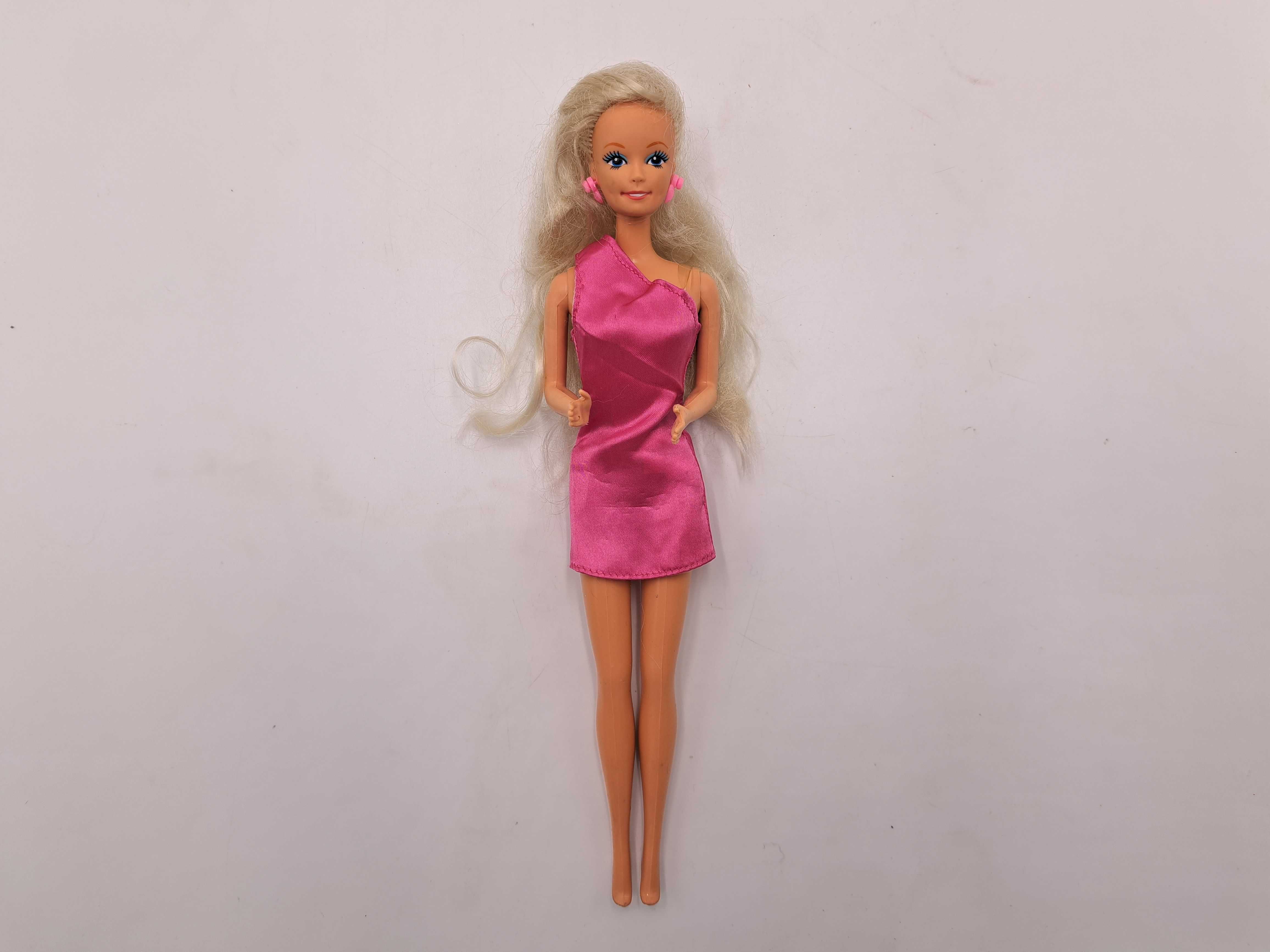 Lalka Barbie Mattel Lucky Corner różowe kolczyki