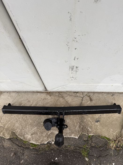 Фаркоп на тоета авенсис 2003-2008 г.