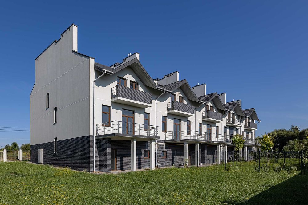 Продаж котеджу з великою ділянкою 10 сот. Сокільники вул. Шептицького