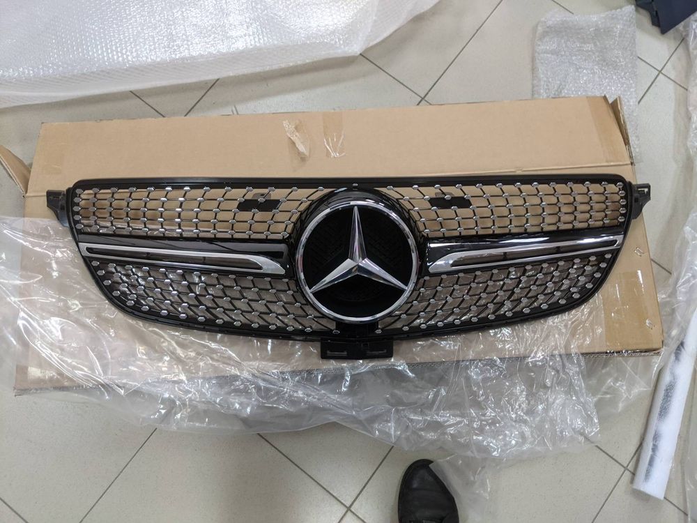 Решетка радиатора Diamond Mercedes W205 W212 W213 W447 CLA GLC GLE GLK