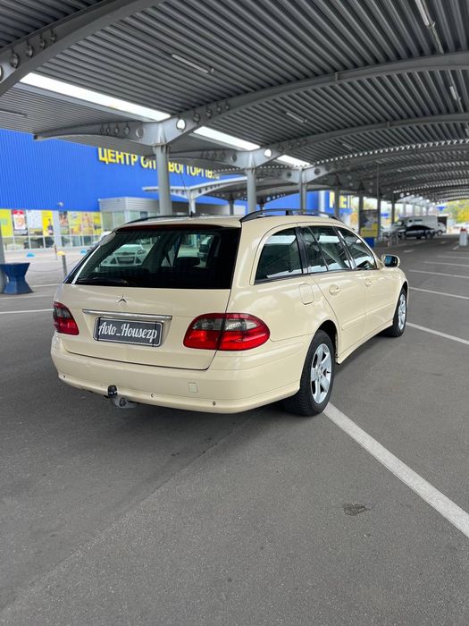 Mercedes Benz E200