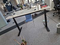 biurka NowyStyl regulowane elektrycznie, solidne 80x160 uzywane. Super