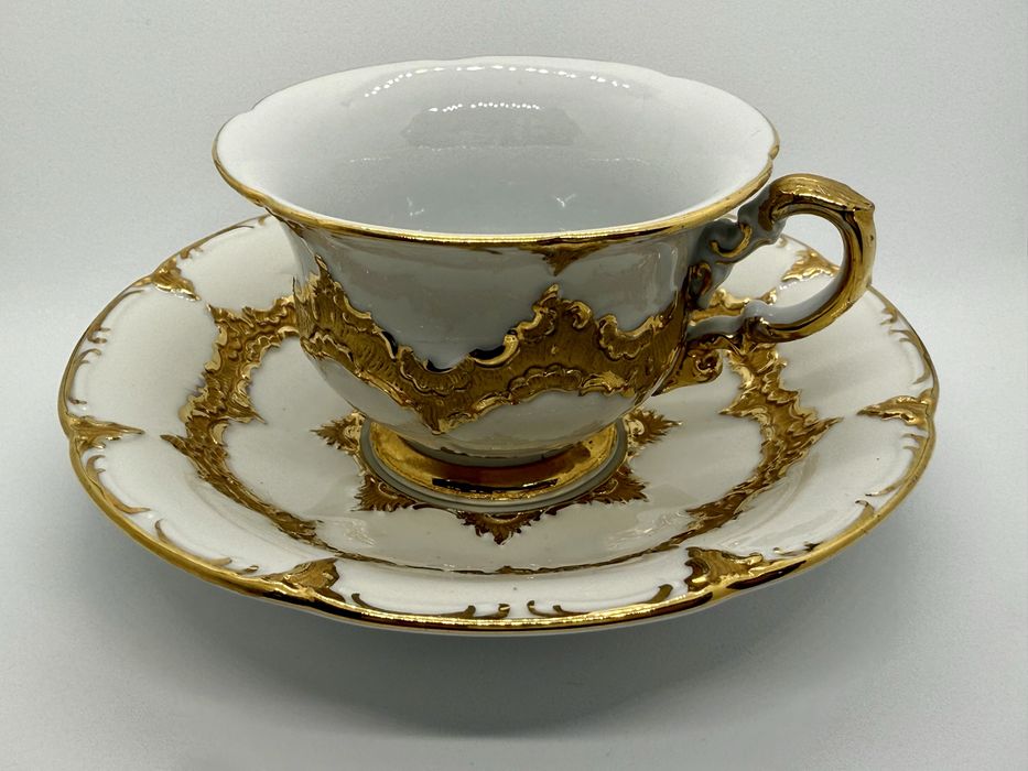 Miśnia / Meissen elegancka filiżanka bogato złocona wzór B-Form