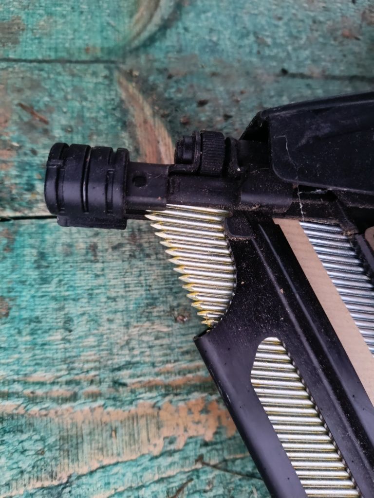 Rawlplug R-WW90II Gwoździarka gazowa do drewna