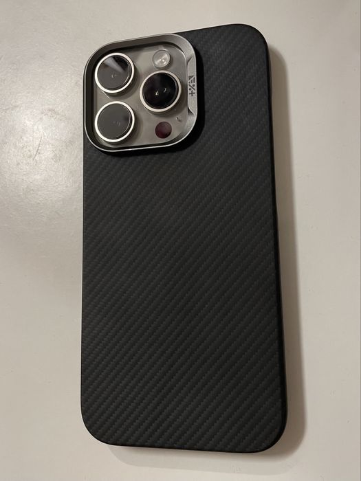 Karbonowe etui Next One na Iphone 16 Pro